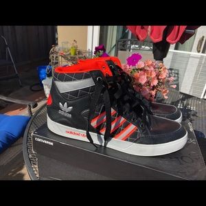 Adidas high tops black / orange